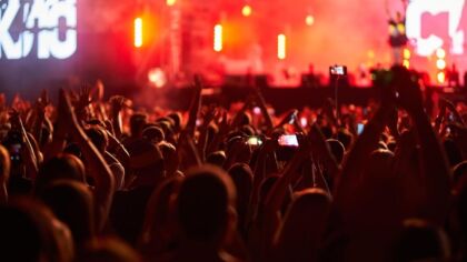 Białogard w rytmie tańca – sobotnia noc pełna radości i energii